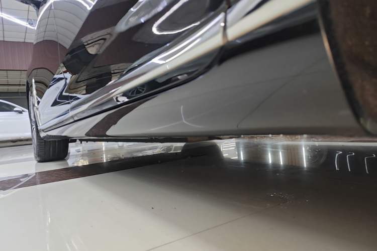 Used Hongqi H9 2020 2.0T Smart Connect Flagship Edition Left Side Sill