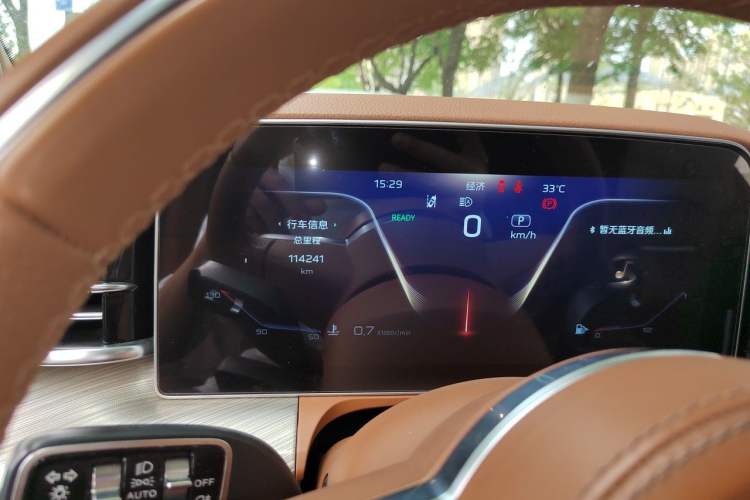 Used Hongqi H9 2020 2.0T Smart Connect Flagship Edition Odometer Close Up