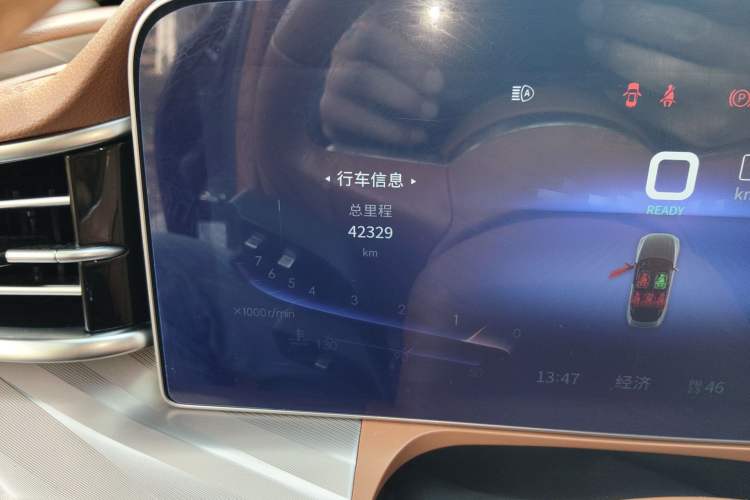 Used Hongqi H9 2020 2.0T Smart Connect Flagship Edition Odometer Close Up