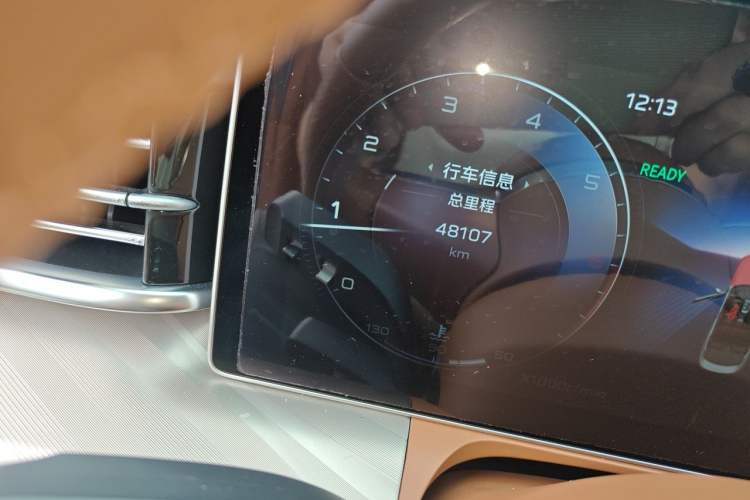Used Hongqi H9 2020 2.0T Smart Connect Flagship Edition Odometer Close Up