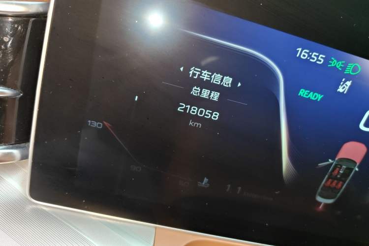 Used Hongqi H9 2020 2.0T Smart Connect Flagship Edition Odometer Close Up