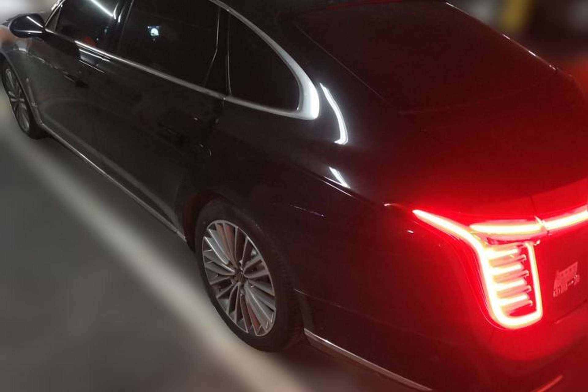 Used Hongqi H9 2020 2.0T Smart Connect Flagship Edition Rear Left 45 Deg