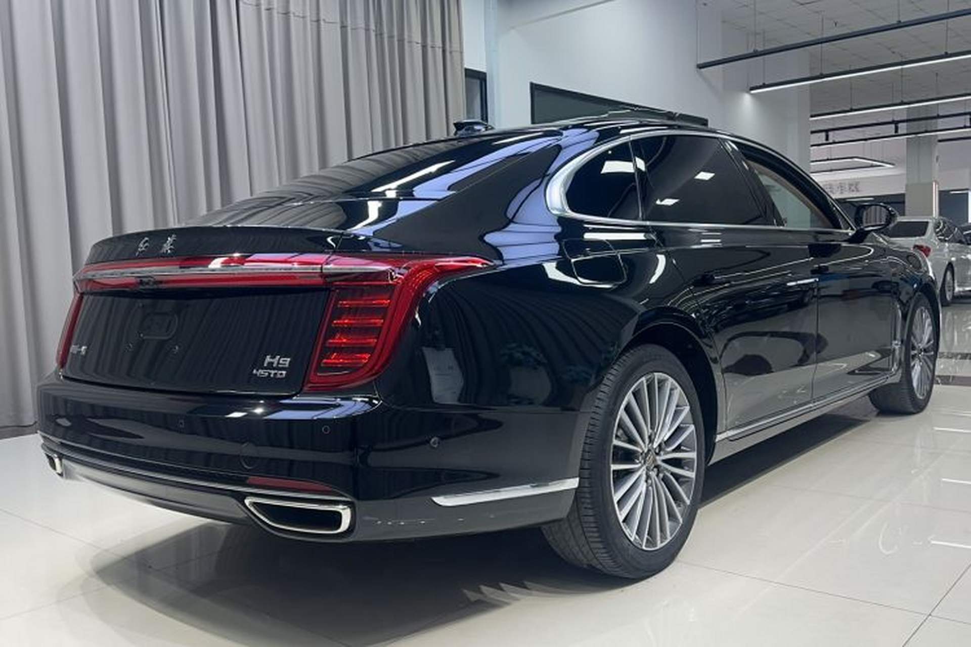 Used Hongqi H9 2020 2.0T Smart Connect Flagship Edition Rear Right 45 Deg