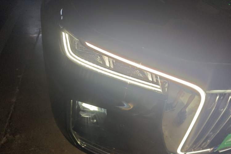 Used Hongqi H9 2020 2.0T Smart Connect Flagship Edition Right Front Headlight