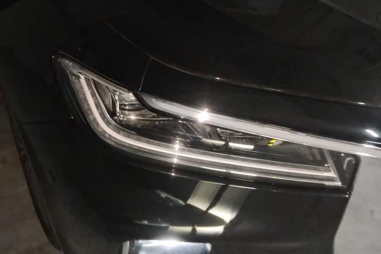 Used Hongqi H9 2020 2.0T Smart Connect Flagship Edition Right Front Headlight