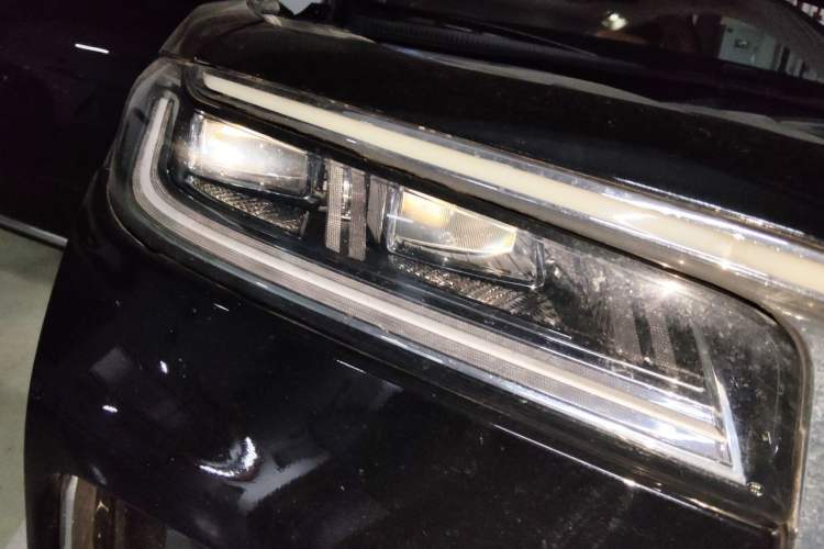 Used Hongqi H9 2020 2.0T Smart Connect Flagship Edition Right Front Headlight