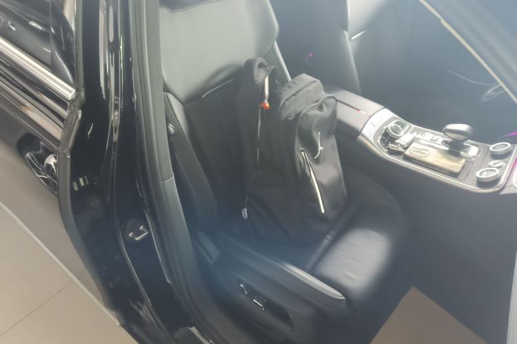Used Hongqi H9 2020 2.0T Smart Connect Flagship Edition Right Front Seat