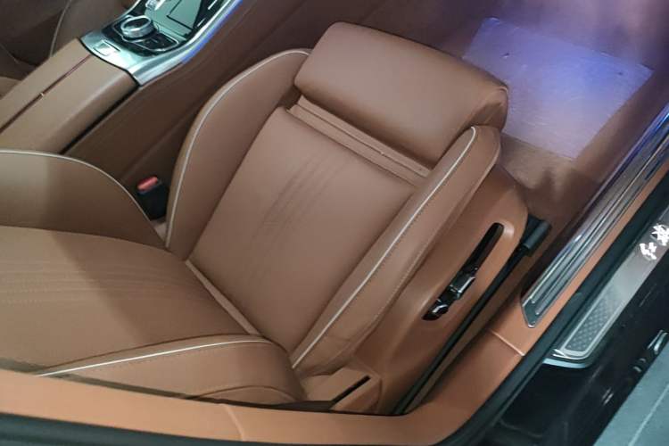 Used Hongqi H9 2020 3.0T Smart Connect Flagship Edition Right Front Seat