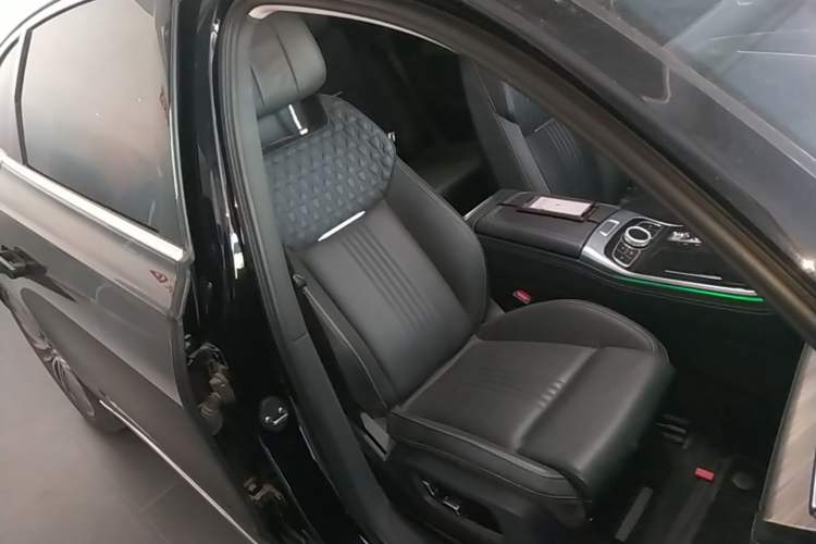 Used Hongqi H9 2020 2.0T Smart Connect Flagship Edition Right Front Seat