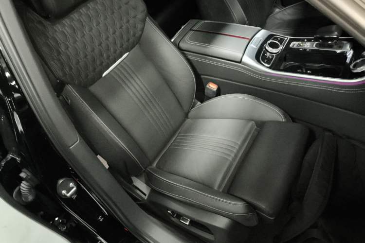 Used Hongqi H9 2020 3.0T Smart Connect Flagship Edition Right Front Seat