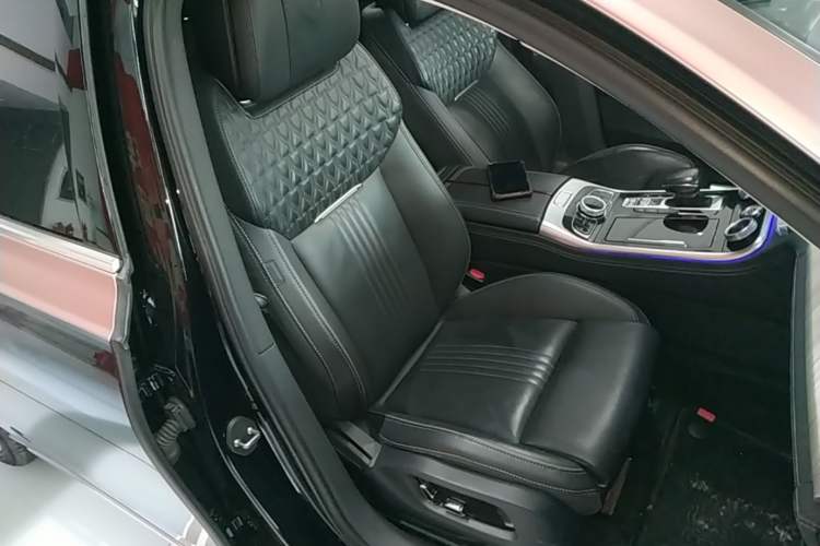 Used Hongqi H9 2020 2.0T Smart Connect Flagship Edition Right Front Seat
