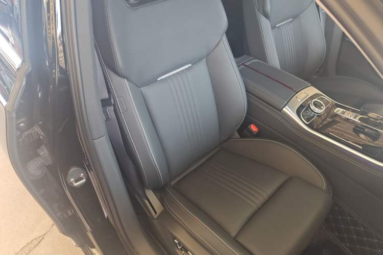 Used Hongqi H9 2020 2.0T Smart Connect Flagship Edition Right Front Seat
