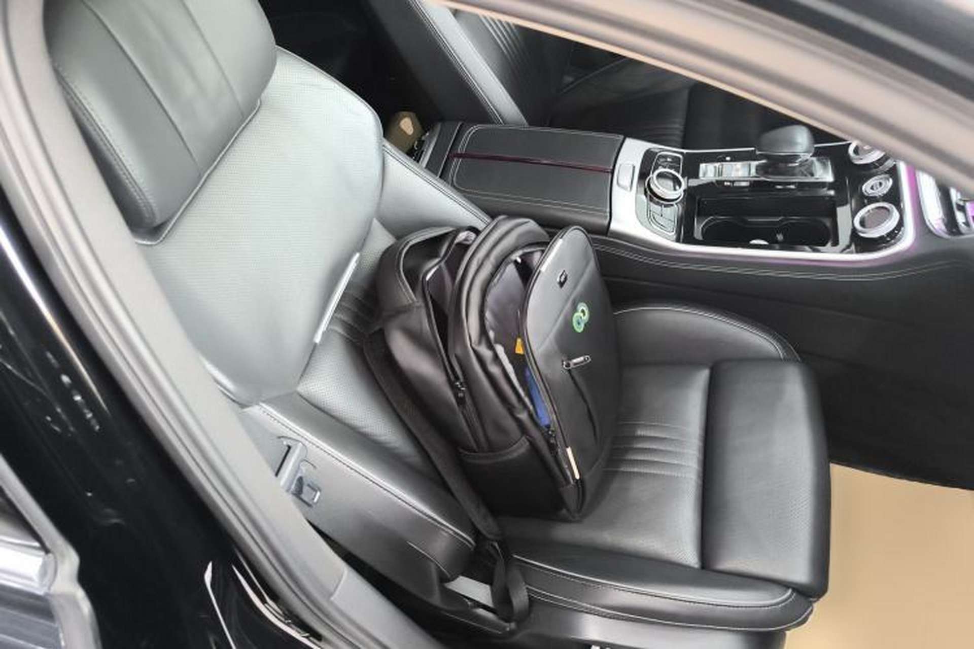 Used Hongqi H9 2020 2.0T Smart Connect Flagship Edition Right Front Seat