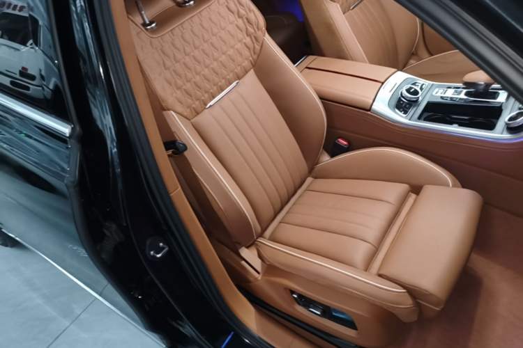 Used Hongqi H9 2020 Revised Version 2.0T Smart Connect Flagship Edition Right Front Seat