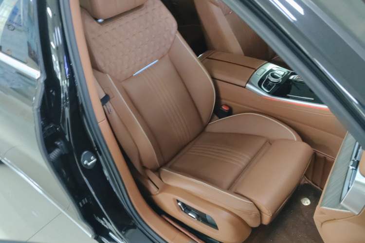 Used Hongqi H9 2020 3.0T Smart Connect Flagship Edition Right Front Seat