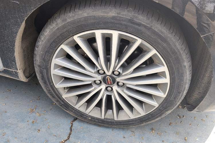 Used Hongqi H9 2020 2.0T Smart Connect Flagship Edition Right Front Wheel Hub