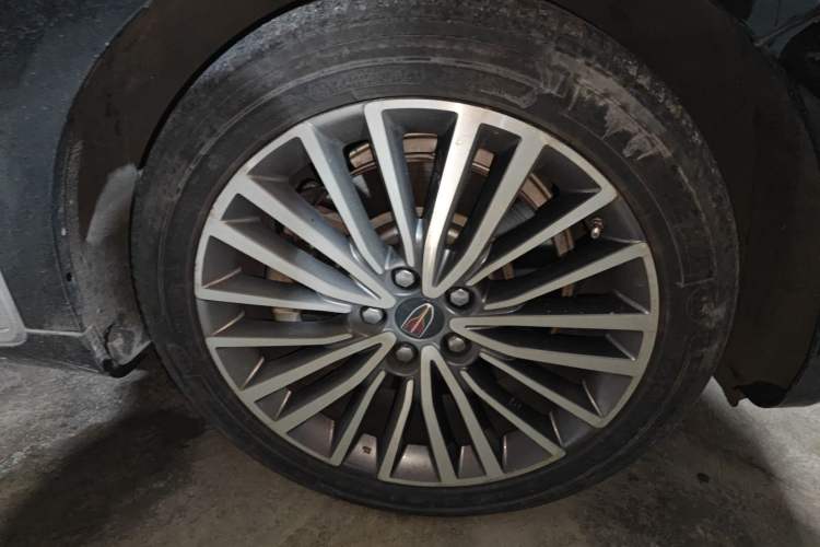 Used Hongqi H9 2020 3.0T Smart Connect Flagship Edition Right Front Wheel Hub