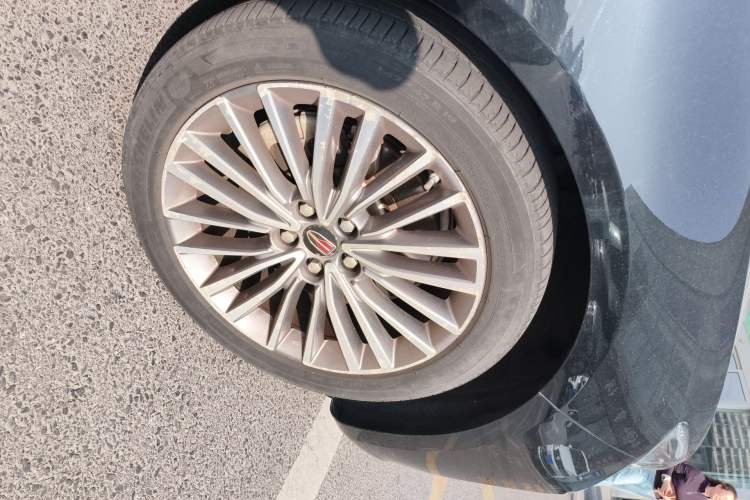 Used Hongqi H9 2020 2.0T Smart Connect Flagship Edition Right Front Wheel Hub