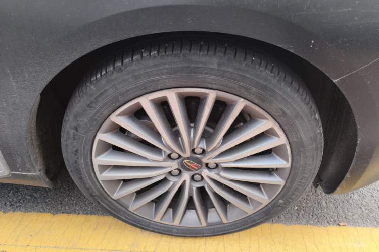Used Hongqi H9 2020 2.0T Smart Connect Flagship Edition Right Front Wheel Hub