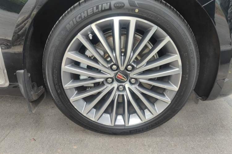 Used Hongqi H9 2020 Revised Version 2.0T Smart Connect Flagship Edition Right Front Wheel Hub
