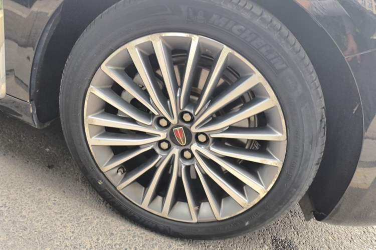 Used Hongqi H9 2020 2.0T Smart Connect Flagship Edition Right Front Wheel Hub