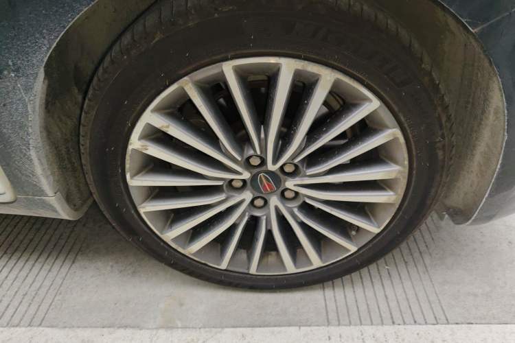 Used Hongqi H9 2020 3.0T Smart Connect Flagship Edition Right Front Wheel Hub