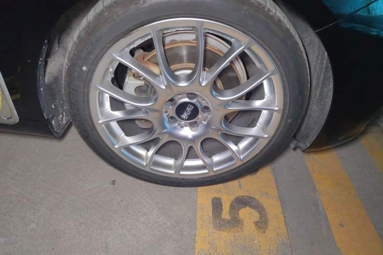 Used Hongqi H9 2020 3.0T Smart Connect Flagship Edition Right Front Wheel Hub