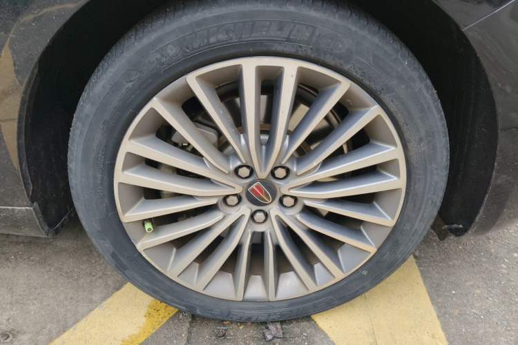 Used Hongqi H9 2020 3.0T Smart Connect Flagship Edition Right Front Wheel Hub