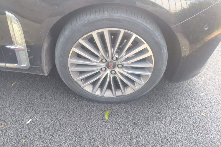 Used Hongqi H9 2020 2.0T Smart Connect Flagship Edition Right Front Wheel Hub