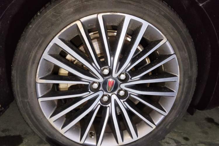 Used Hongqi H9 2020 Revised Version 2.0T Smart Connect Flagship Edition Right Front Wheel Hub