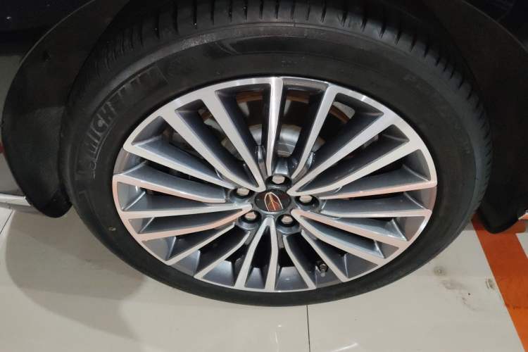 Used Hongqi H9 2020 3.0T Smart Connect Flagship Edition Right Rear Wheel Hub