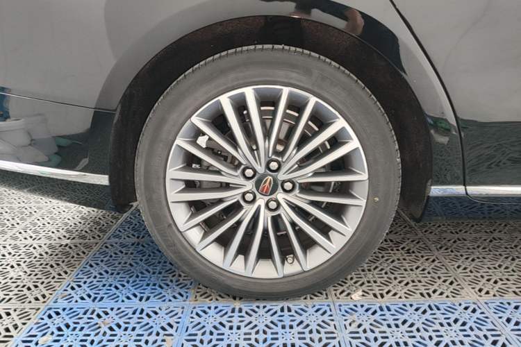 Used Hongqi H9 2020 2.0T Smart Connect Flagship Edition Right Rear Wheel Hub