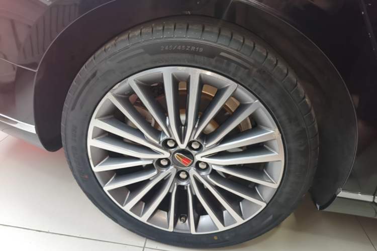 Used Hongqi H9 2020 2.0T Smart Connect Flagship Edition Right Rear Wheel Hub