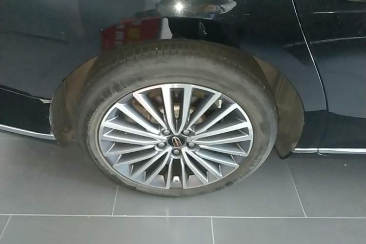 Used Hongqi H9 2020 2.0T Smart Connect Flagship Edition Right Rear Wheel Hub