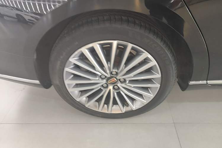 Used Hongqi H9 2020 2.0T Smart Connect Flagship Edition Right Rear Wheel Hub