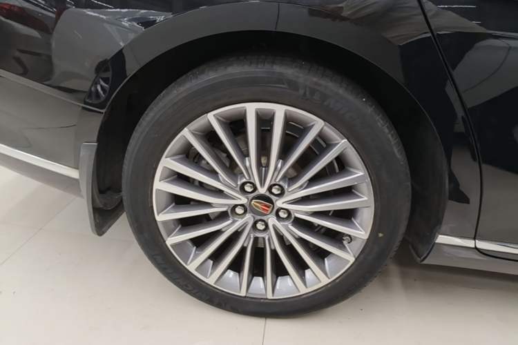Used Hongqi H9 2020 2.0T Smart Connect Flagship Edition Right Rear Wheel Hub