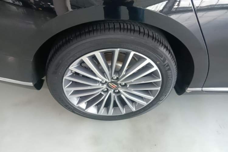 Used Hongqi H9 2020 2.0T Smart Connect Flagship Edition Right Rear Wheel Hub