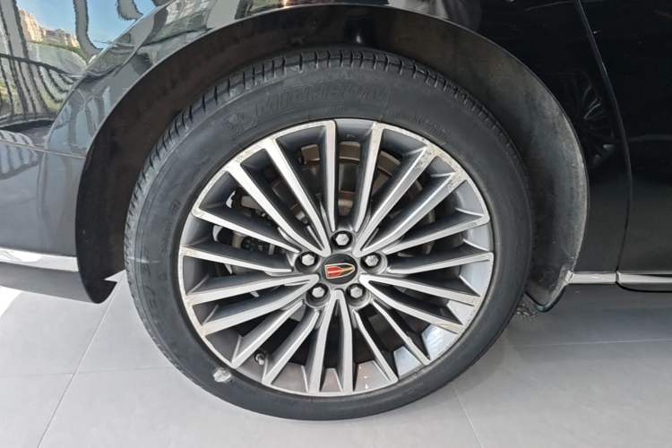 Used Hongqi H9 2020 Revised Version 2.0T Smart Connect Flagship Edition Right Rear Wheel Hub