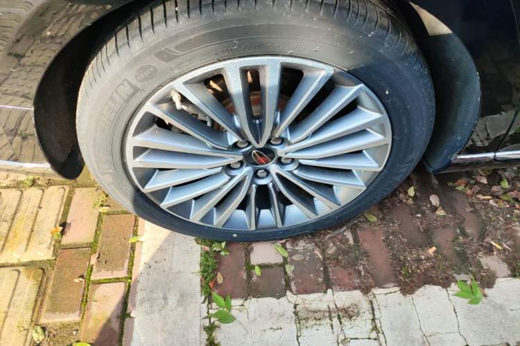 Used Hongqi H9 2020 2.0T Smart Connect Flagship Edition Right Rear Wheel Hub