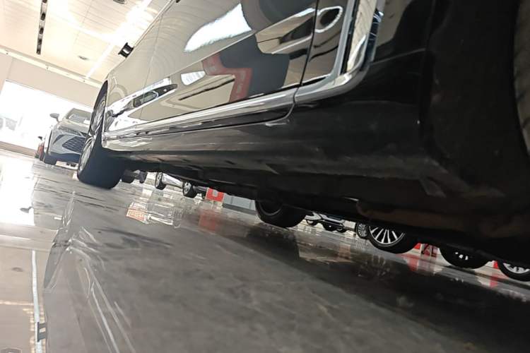 Used Hongqi H9 2020 2.0T Smart Connect Flagship Edition Right Side Sill