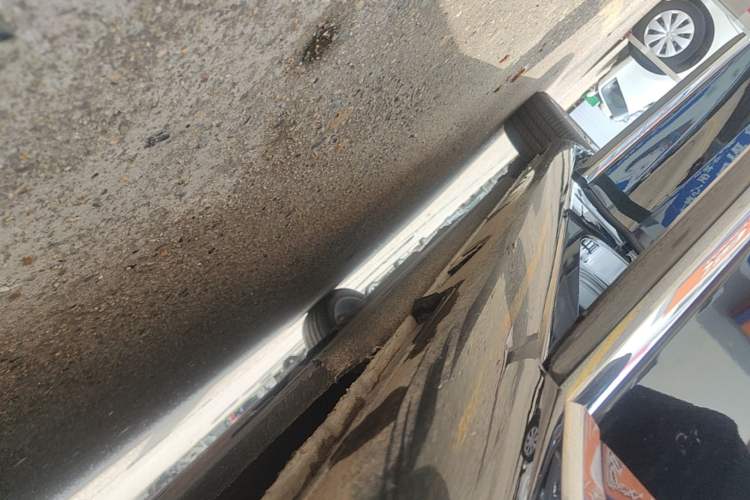Used Hongqi H9 2020 2.0T Smart Connect Flagship Edition Right Side Sill