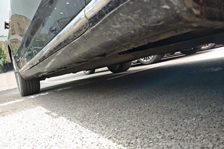 Used Hongqi H9 2020 2.0T Smart Connect Flagship Edition Right Side Sill