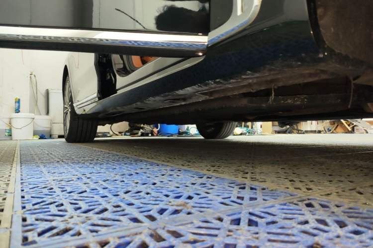 Used Hongqi H9 2020 2.0T Smart Connect Flagship Edition Right Side Sill