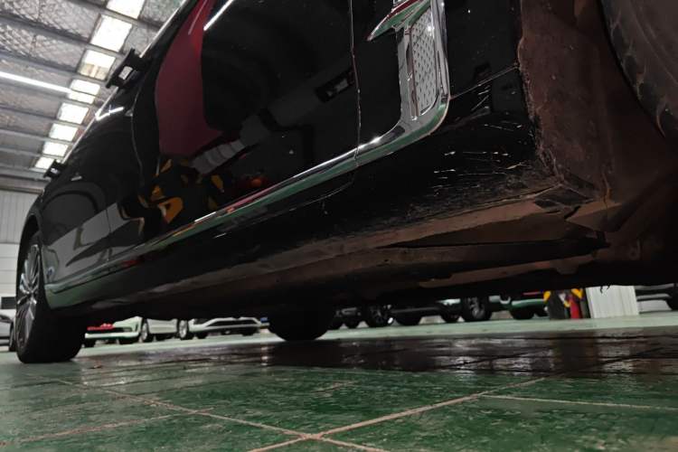 Used Hongqi H9 2020 2.0T Smart Connect Flagship Edition Right Side Sill