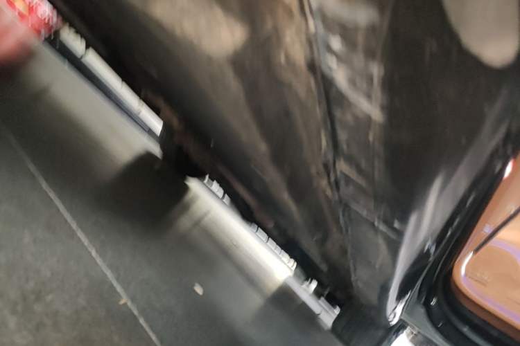 Used Hongqi H9 2020 3.0T Smart Connect Flagship Edition Right Side Sill