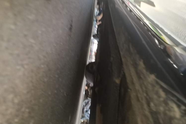 Used Hongqi H9 2020 Revised Version 2.0T Smart Connect Flagship Edition Right Side Sill