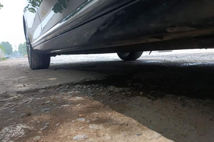 Used Hongqi H9 2020 2.0T Smart Connect Flagship Edition Right Side Sill