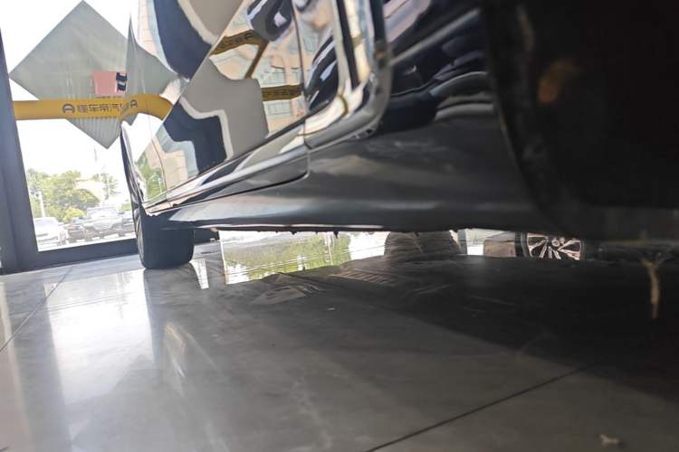 Used Hongqi H9 2020 3.0T Smart Connect Flagship Four-Seat Version Right Side Sill