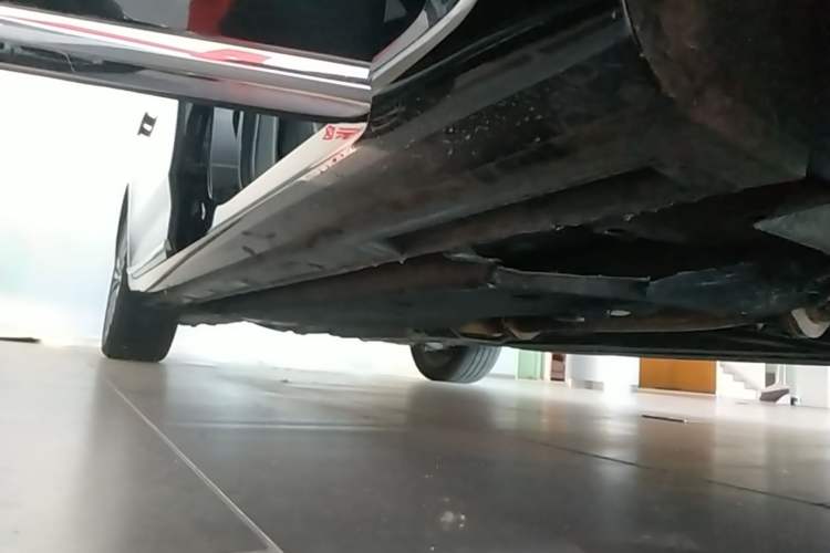Used Hongqi H9 2020 2.0T Smart Connect Flagship Edition Right Side Sill