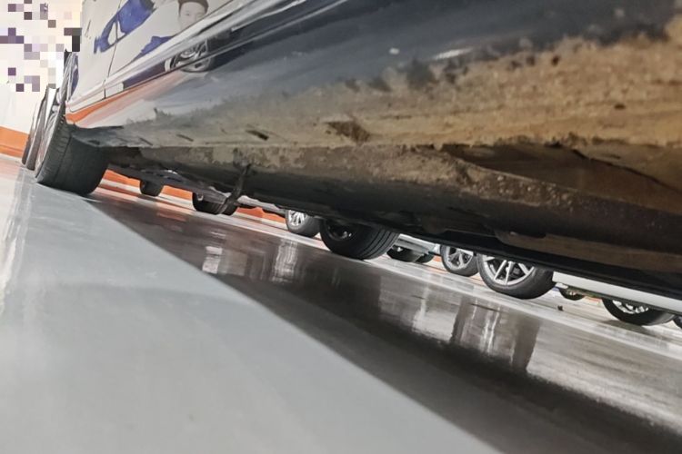 Used Hongqi H9 2020 2.0T Smart Connect Flagship Edition Right Side Sill